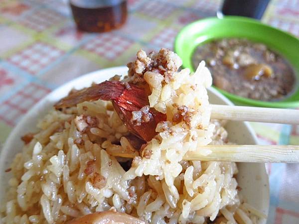 【台北】社子六段油飯-20元超便宜的魯肉油飯