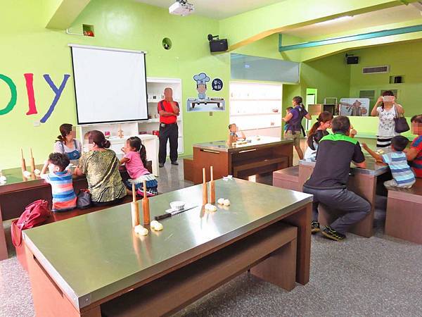 【台中旅遊】阿聰師芋頭文化館-芋頭酥DIY觀光工廠