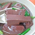 【三重】紅昌吉昌吉街豬血湯-份量大碗又美味的魯肉飯