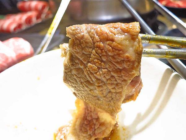 【板橋】有乾人鴛鴦麻辣火鍋-巷弄隱藏版的食材大份量麻辣火鍋