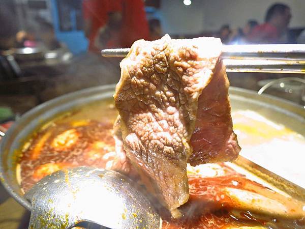 【板橋】有乾人鴛鴦麻辣火鍋-巷弄隱藏版的食材大份量麻辣火鍋