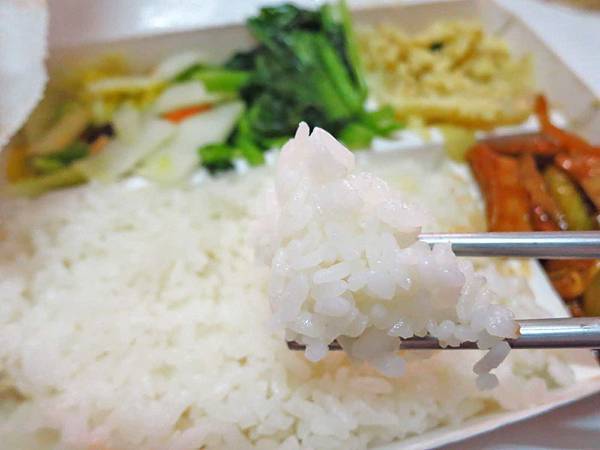 【新莊】稻地家常便當-70元就能吃到8兩重大雞腿便當