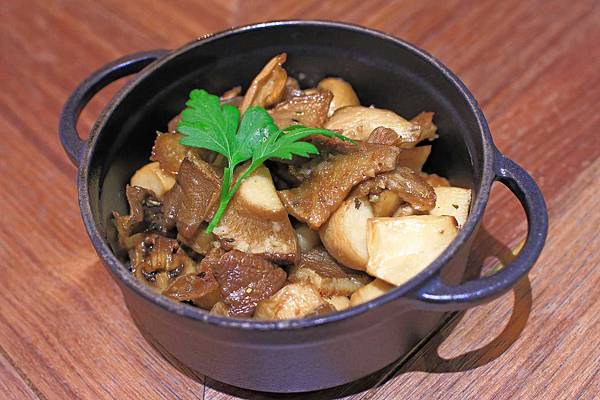 【桃園餐廳】Howfun好飯食堂-西班牙式的超大氣牛肉蓋飯