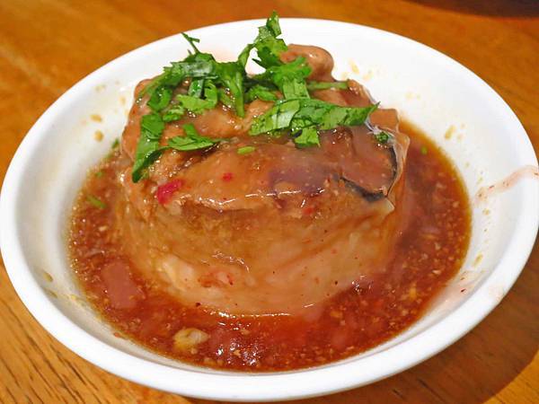 【彰化美食】阿章爌肉飯筒仔米糕-超人氣排隊必吃焢肉飯