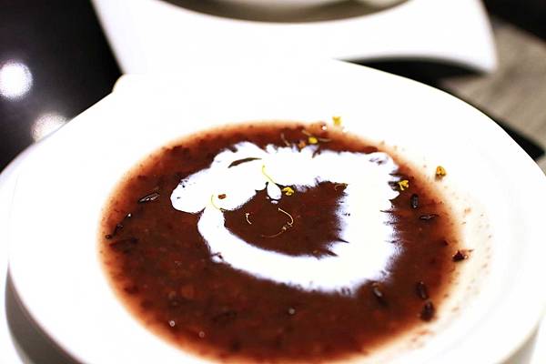 【台北餐廳】本燔野菜農場-近百樣食材359元壽喜燒吃到飽