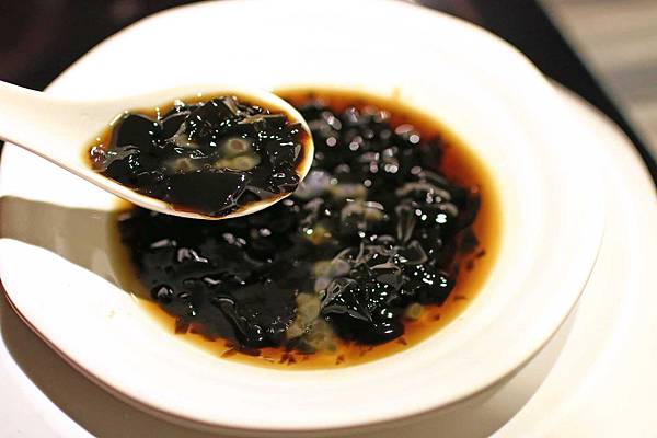 【台北餐廳】本燔野菜農場-近百樣食材359元壽喜燒吃到飽