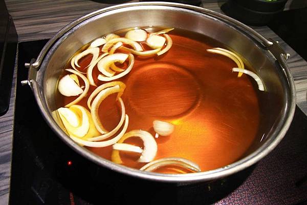 【台北餐廳】本燔野菜農場-近百樣食材359元壽喜燒吃到飽