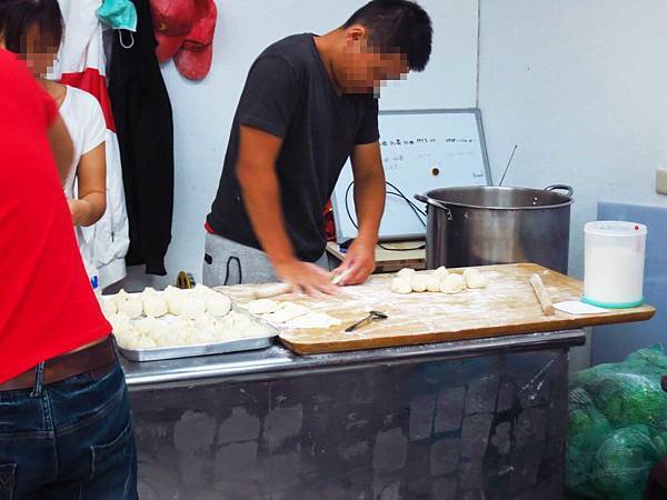 【新莊美食】包青天-爆漿水煎包