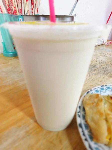 【板橋美食】豆莊豆漿店-超人氣早餐手工雙蛋蛋餅