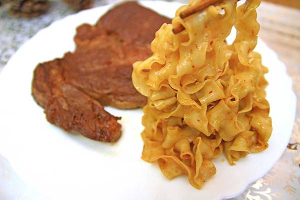 【簡單料理來下廚】五木麻辣寬捲麵-聖誕派對媽咪輕鬆好料理