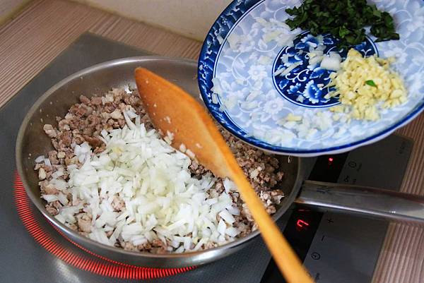 【簡單料理來下廚】五木麻辣寬捲麵-聖誕派對媽咪輕鬆好料理