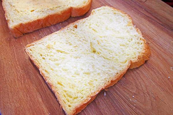 【三重美食】幸福醬爆起士吐司派-會爆漿的熱壓吐司