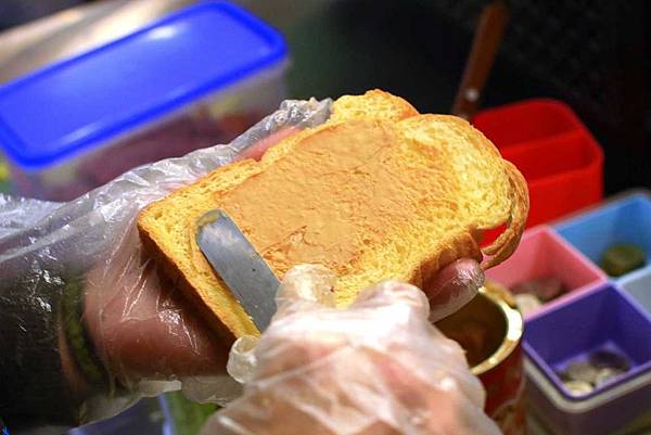 【三重美食】幸福醬爆起士吐司派-會爆漿的熱壓吐司