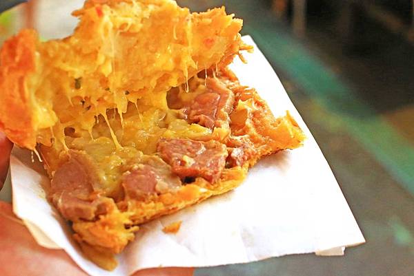 【三重美食】幸福醬爆起士吐司派-會爆漿的熱壓吐司