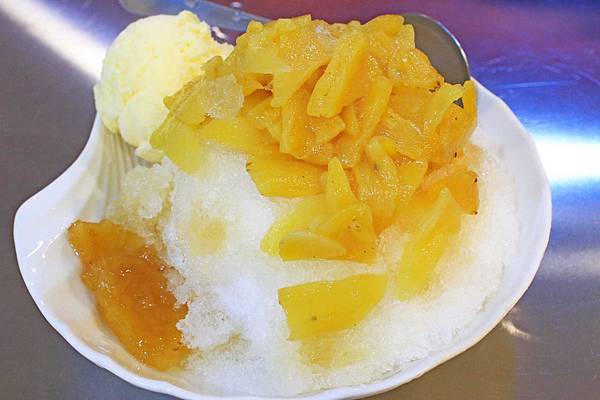 【蘆洲美食】古早味旺來冰店-1碗冰三種吃法的鳳梨冰