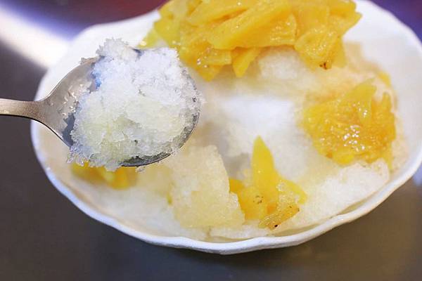 【蘆洲美食】古早味旺來冰店-1碗冰三種吃法的鳳梨冰