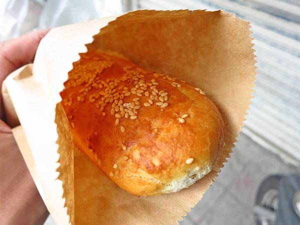 【板橋美食】郭江蘇炭烤燒餅-酥脆美味口感滿分的甜餅