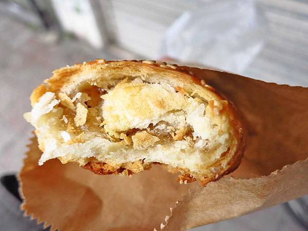 【板橋美食】郭江蘇炭烤燒餅-酥脆美味口感滿分的甜餅