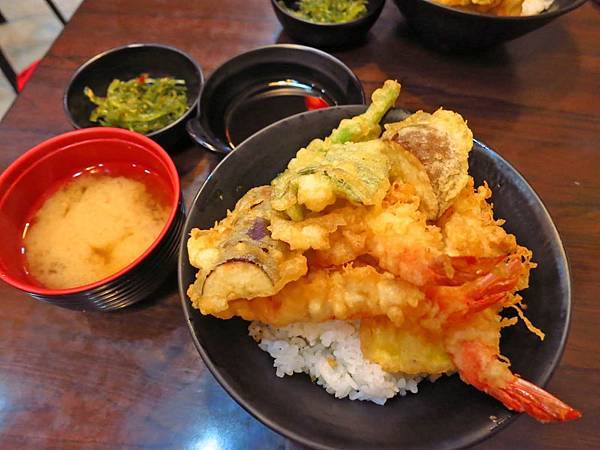 【台北美食】彦亭平價日式料理-便宜又大碗的日式丼飯 【台北美食】彦亭平價日式料理-便宜又大碗的日式丼飯