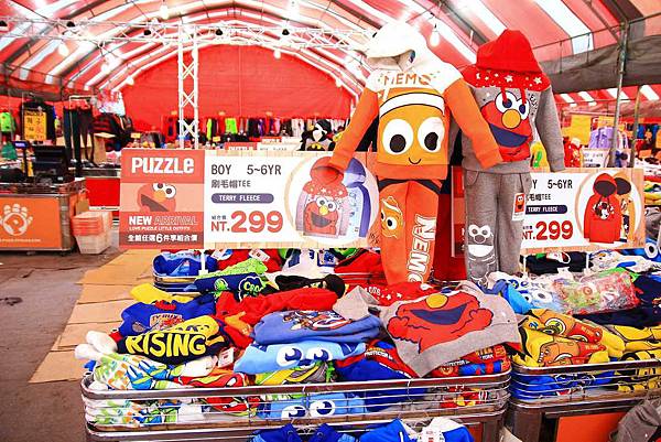 【全台灣最大的原廠授權四季童裝年度廠拍，超低價！】全面超低價５０元起！秋冬新品全面149元起！比外面便宜！漫威英雄/迪士尼/汽車總動員…等多種卡通人物任你挑-PUZZLE拍手國際