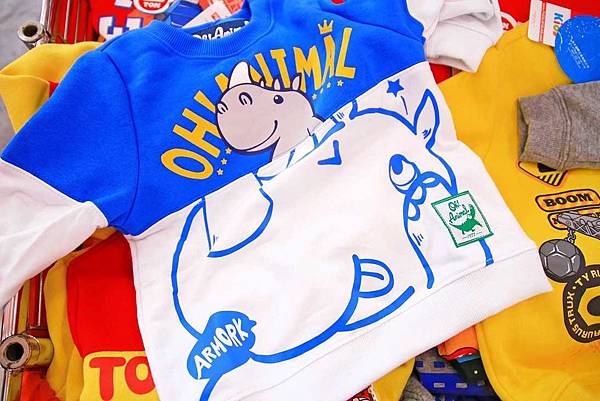 【全台灣最大的原廠授權四季童裝年度廠拍，超低價！】全面超低價５０元起！秋冬新品全面149元起！比外面便宜！漫威英雄/迪士尼/汽車總動員…等多種卡通人物任你挑-PUZZLE拍手國際
