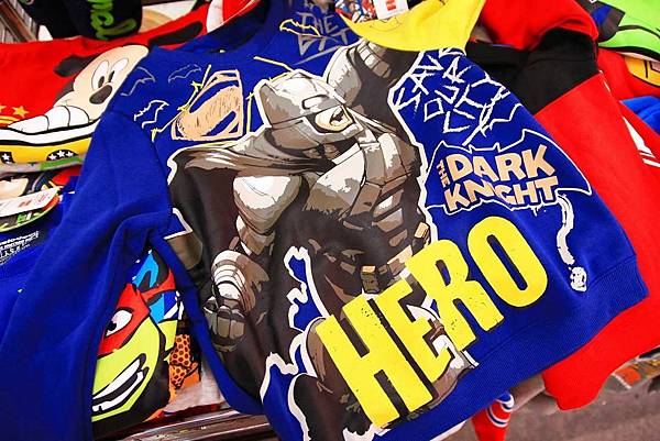 【全台灣最大的原廠授權四季童裝年度廠拍，超低價！】全面超低價５０元起！秋冬新品全面149元起！比外面便宜！漫威英雄/迪士尼/汽車總動員…等多種卡通人物任你挑-PUZZLE拍手國際