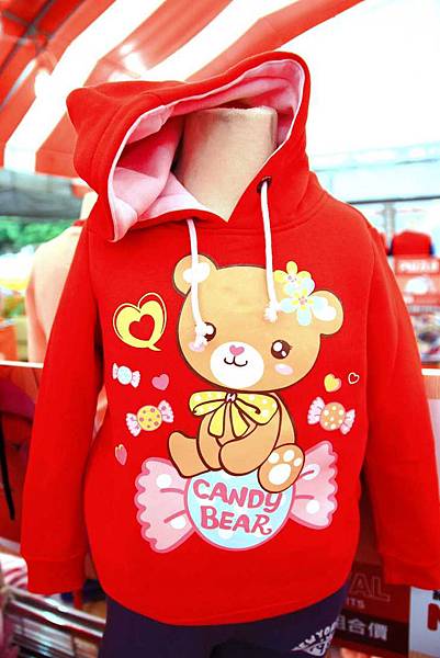 【全台灣最大的原廠授權四季童裝年度廠拍，超低價！】全面超低價５０元起！秋冬新品全面149元起！比外面便宜！漫威英雄/迪士尼/汽車總動員…等多種卡通人物任你挑-PUZZLE拍手國際