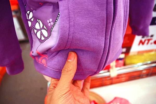 【全台灣最大的原廠授權四季童裝年度廠拍，超低價！】全面超低價５０元起！秋冬新品全面149元起！比外面便宜！漫威英雄/迪士尼/汽車總動員…等多種卡通人物任你挑-PUZZLE拍手國際