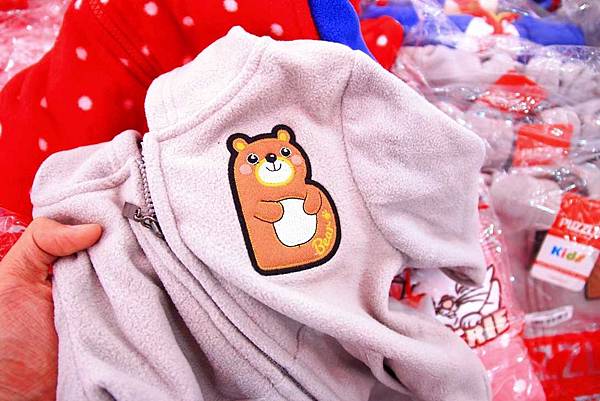 【全台灣最大的原廠授權四季童裝年度廠拍，超低價！】全面超低價５０元起！秋冬新品全面149元起！比外面便宜！漫威英雄/迪士尼/汽車總動員…等多種卡通人物任你挑-PUZZLE拍手國際