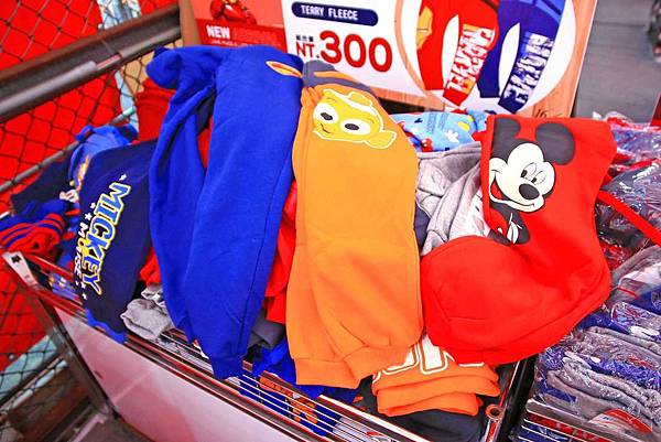 【全台灣最大的原廠授權四季童裝年度廠拍，超低價！】全面超低價５０元起！秋冬新品全面149元起！比外面便宜！漫威英雄/迪士尼/汽車總動員…等多種卡通人物任你挑-PUZZLE拍手國際【全台灣最大的原廠授權四季童裝年度廠拍，超低價！】全面超低價５０元起！秋冬新品全面149元起！比外面便宜！漫威英雄/迪士尼/汽車總動員…等多種卡通人物任你挑-PUZZLE拍手國際