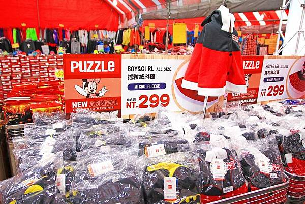【全台灣最大的原廠授權四季童裝年度廠拍，超低價！】全面超低價５０元起！秋冬新品全面149元起！比外面便宜！漫威英雄/迪士尼/汽車總動員…等多種卡通人物任你挑-PUZZLE拍手國際