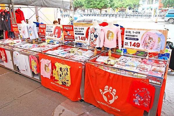 【全台灣最大的原廠授權四季童裝年度廠拍，超低價！】全面超低價５０元起！秋冬新品全面149元起！比外面便宜！漫威英雄/迪士尼/汽車總動員…等多種卡通人物任你挑-PUZZLE拍手國際