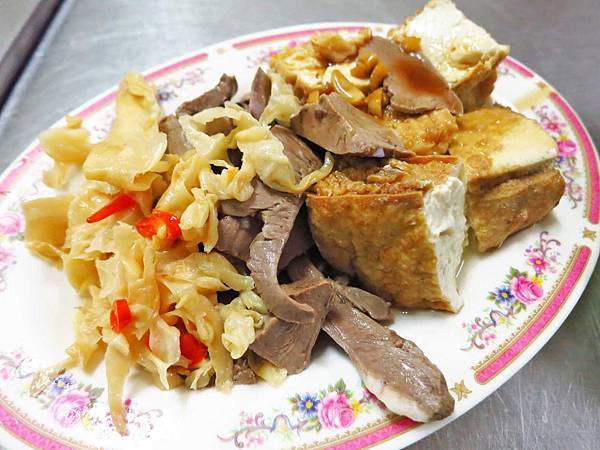 【新莊美食】佳味米粉湯-來這必吃小菜