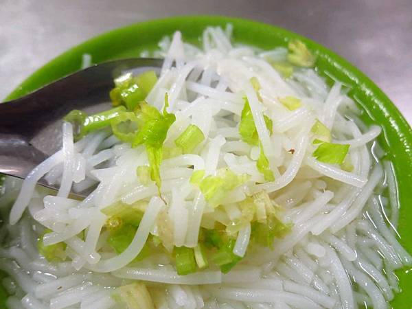 【新莊美食】佳味米粉湯-來這必吃小菜