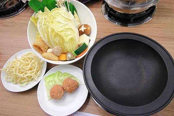 【台北餐廳】拾石鍋物-蒸煮鍋、石頭鍋、涮涮鍋三種火鍋一次滿足
