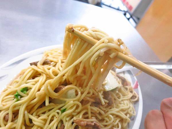 【三重美食】環河南路現炒飯麵-附近居民才知道的隱藏版美食 【三重美食】環河南路現炒飯麵-附近居民才知道的隱藏版美食