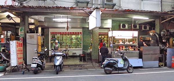 【三重美食】環河南路現炒飯麵-附近居民才知道的隱藏版美食 【三重美食】環河南路現炒飯麵-附近居民才知道的隱藏版美食