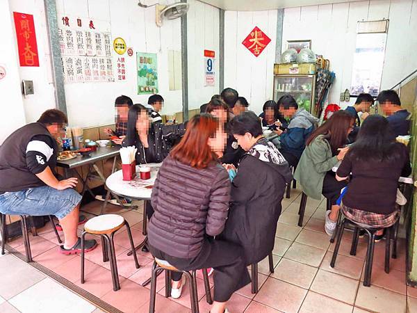 【台北美食】老牌黃燉肉飯-燉到軟爛入口即化的焢肉飯