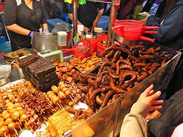 【蘆洲美食】蔡家東山鴨頭-人潮源源不斷的東山鴨頭