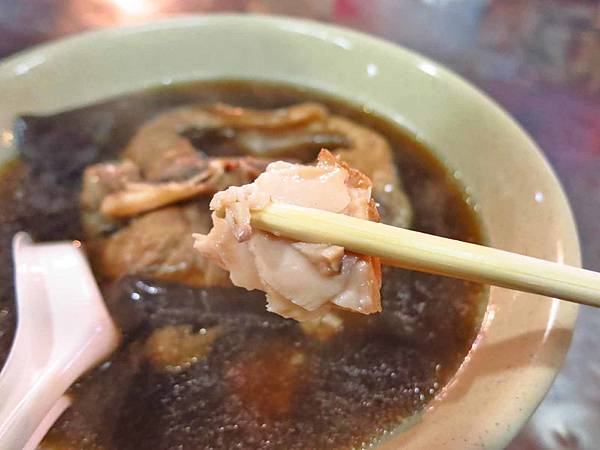 【蘆洲美食】蘆洲夜市當歸土虱-冬天必定大排長龍的夜市美食 【蘆洲美食】蘆洲夜市當歸土虱-冬天必定大排長龍的夜市美食