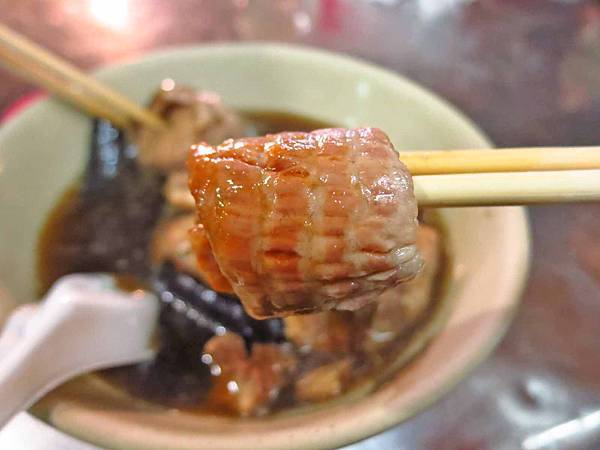 【蘆洲美食】蘆洲夜市當歸土虱-冬天必定大排長龍的夜市美食