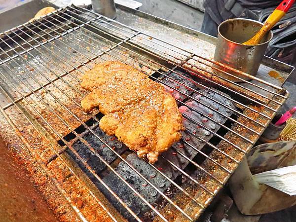 【三重美食】火烤香雞排-三民街上的隱藏版火烤香雞排