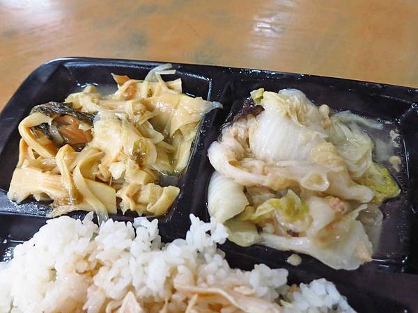 【新莊美食】眼鏡張滷肉飯-在地人極力推薦的雞肉飯