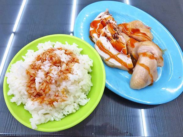 【三重美食】雞莊好吃雞肉-1碗10元便宜又好吃的雞油飯 【三重美食】雞莊好吃雞肉-1碗10元便宜又好吃的雞油飯