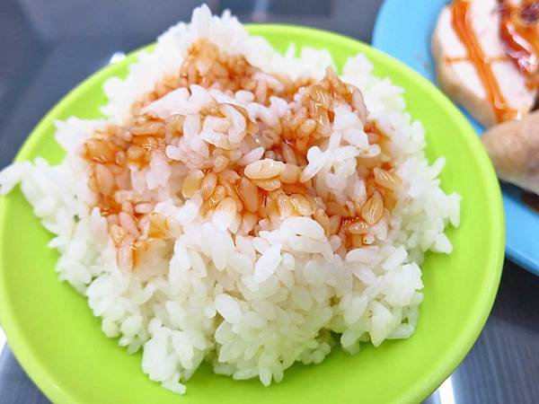 【三重美食】雞莊好吃雞肉-1碗10元便宜又好吃的雞油飯