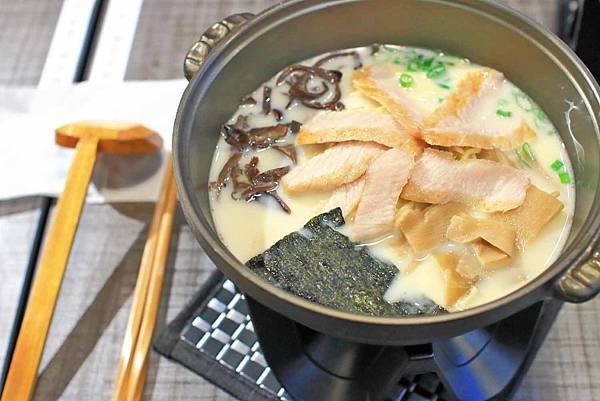 【三重餐廳】強拉麵-是火鍋也是拉麵的濃郁拉麵火鍋