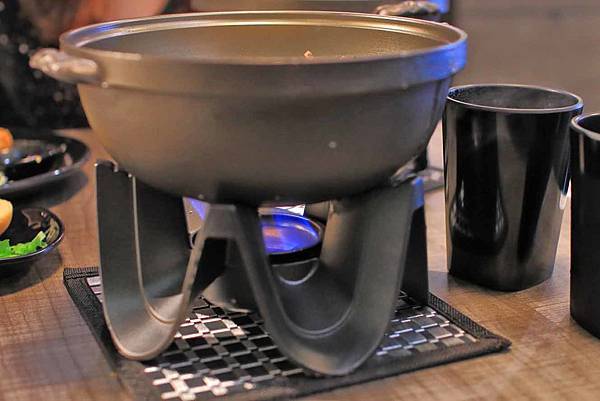 【三重餐廳】強拉麵-是火鍋也是拉麵的濃郁拉麵火鍋