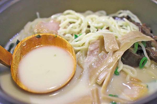 【三重餐廳】強拉麵-是火鍋也是拉麵的濃郁拉麵火鍋