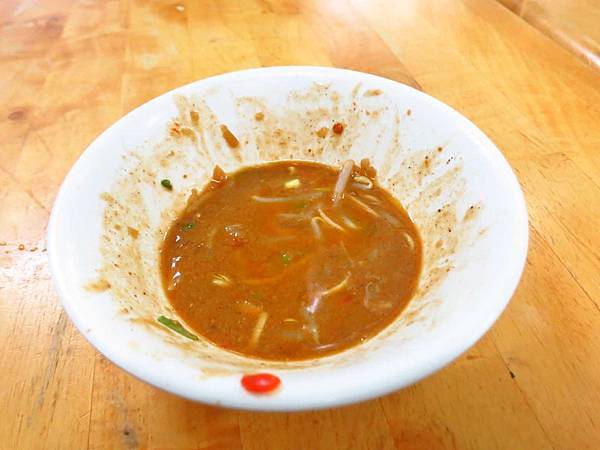 【宜蘭美食】正宗四川辣担麵-超大爽快的蘿蔔排骨湯