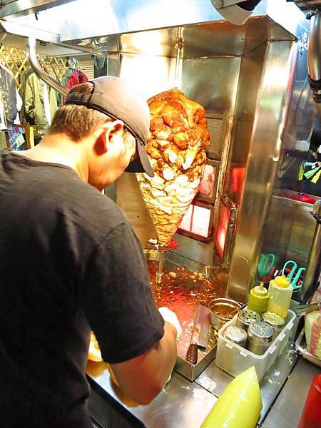 【蘆洲美食】Boss沙威瑪-夜市裡的人氣沙威瑪